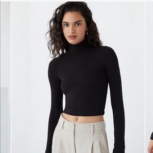 Aritzia Cropped Turtleneck